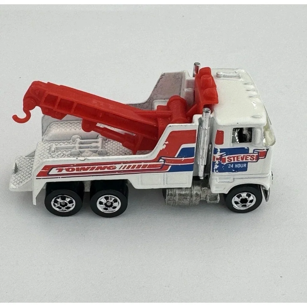 Hot Wheels 1981 Heavyweights Steves 24‎ Hour Towing Truck White Vintage Diecast